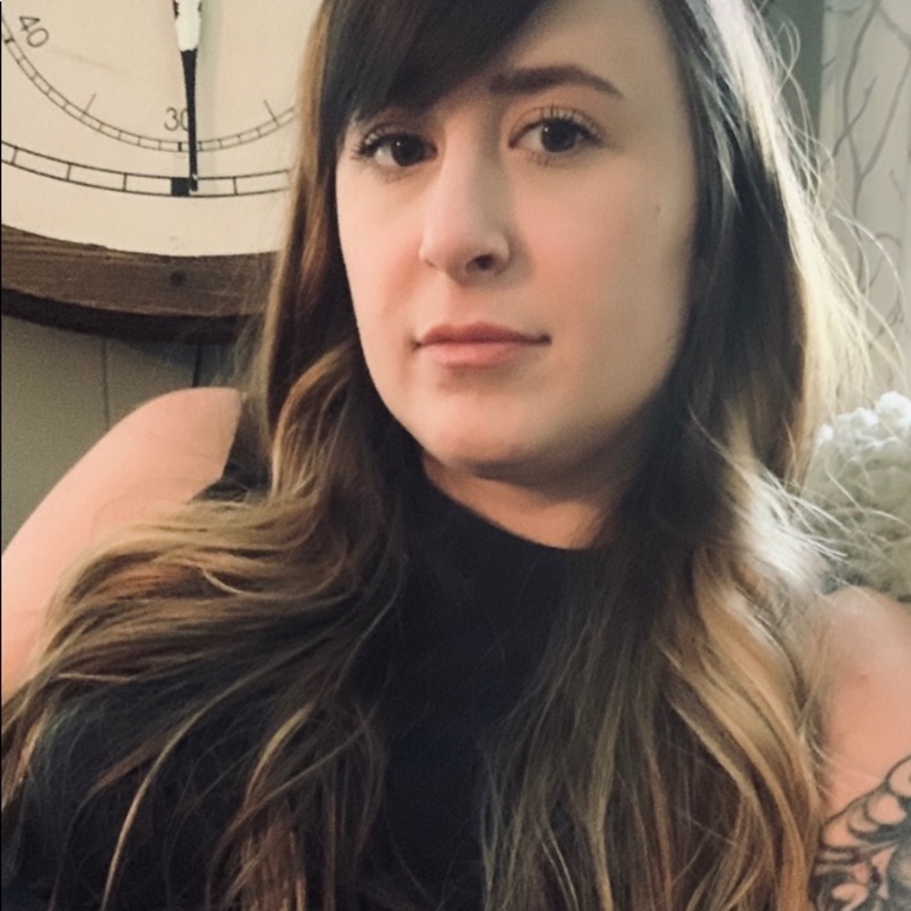 Meet your Posher, Hayley